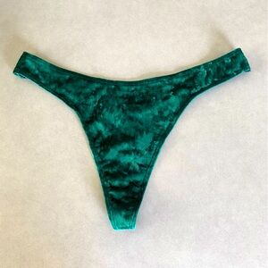 NWOT Victoria Secret PINK thong size Large